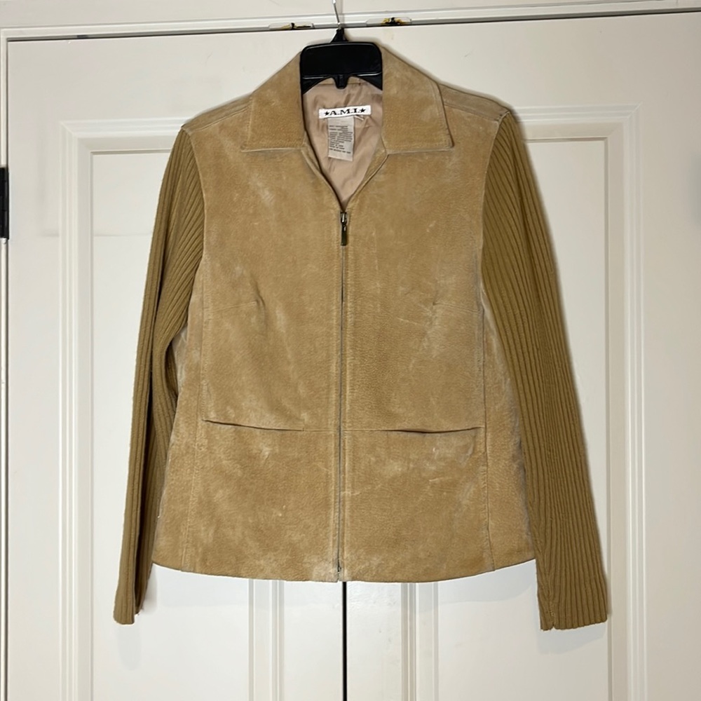 A.M.I. Medium zippered jacket with front pockets